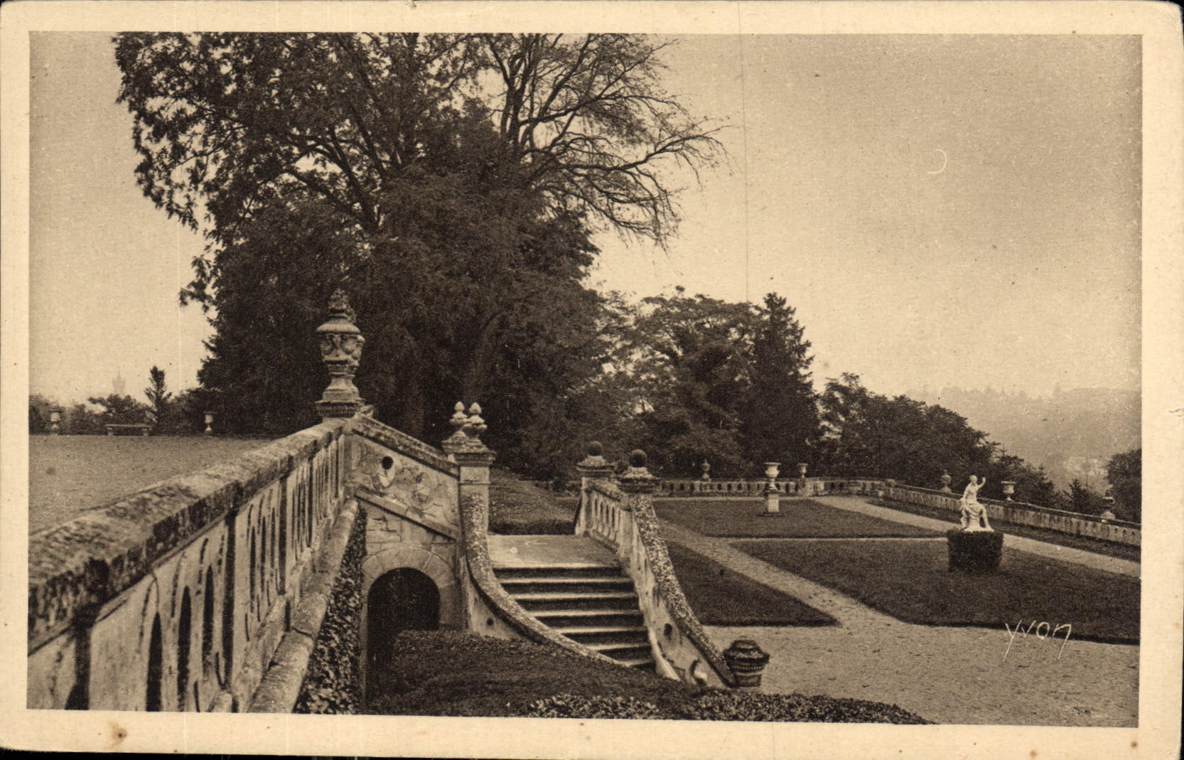 Château de Valençay — Jardin de Madame la Duchesse — Édition d'Art YVON, Paris