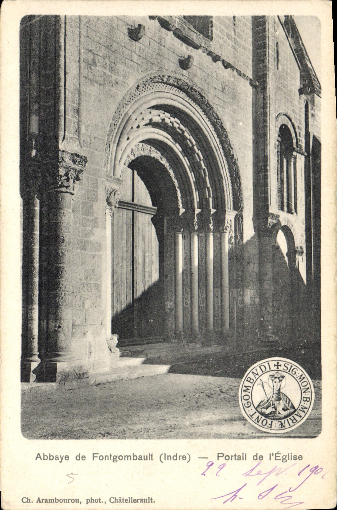 Abbaye de Fontgombault (Indre) — Portail de l'Église — Ch. Arambourou, phot., Châtellerault