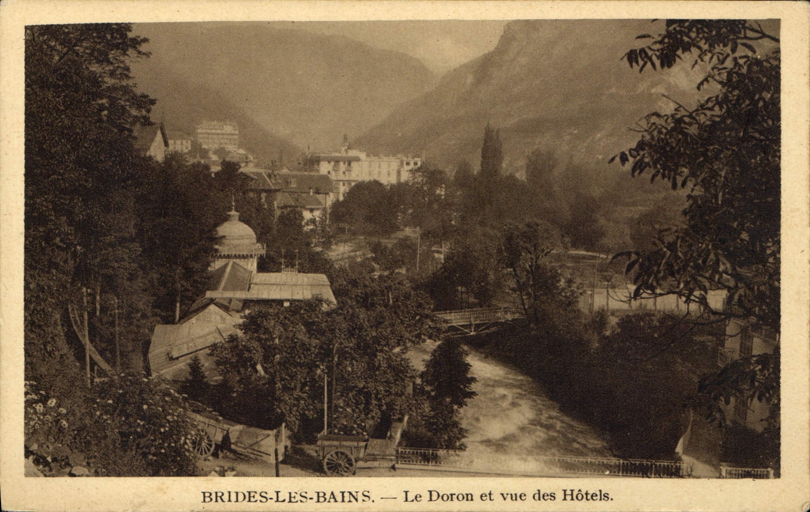 CPA Brides les Bains Le Doron et vue des Hotels 
