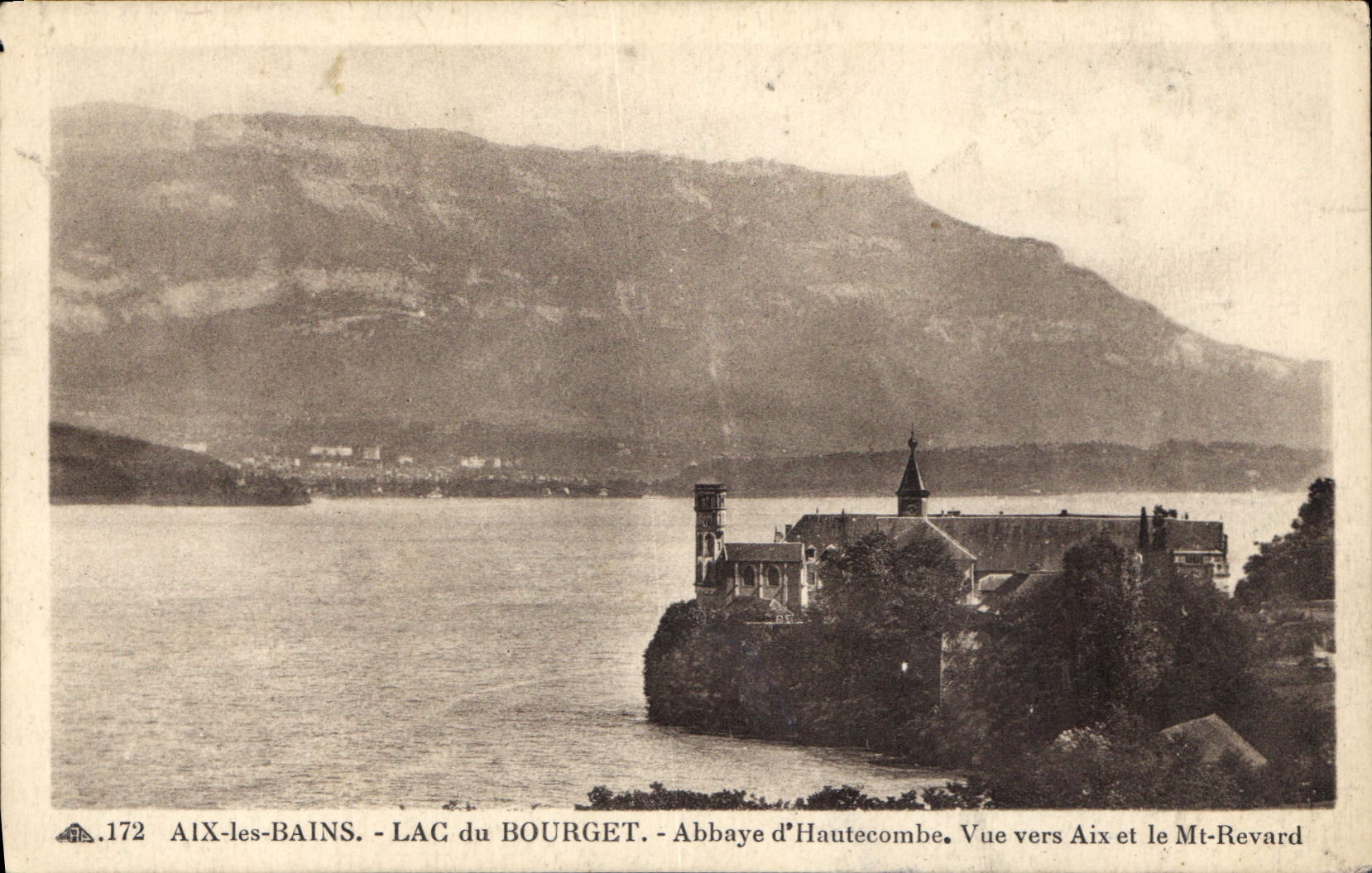 CPA Aix les Bains Lac du Bourget Abbaye d'Hautecombe Vue vers Aix et le Mt Revard 