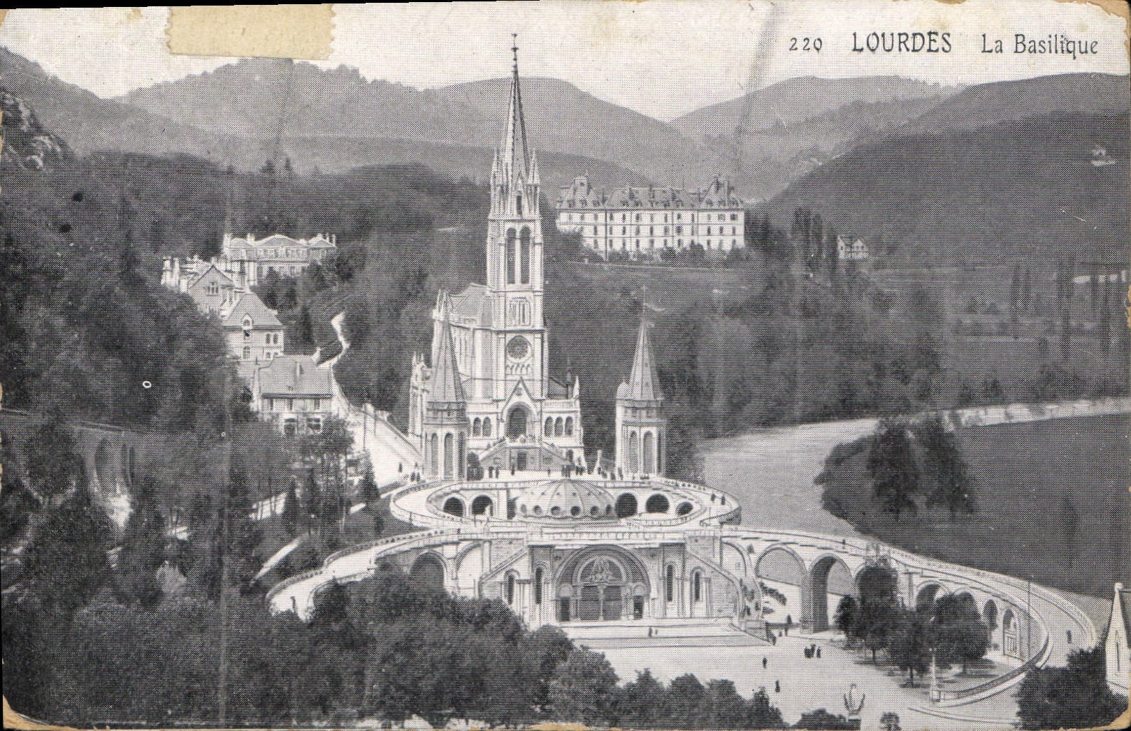 CPA Lourdes La Basilique 