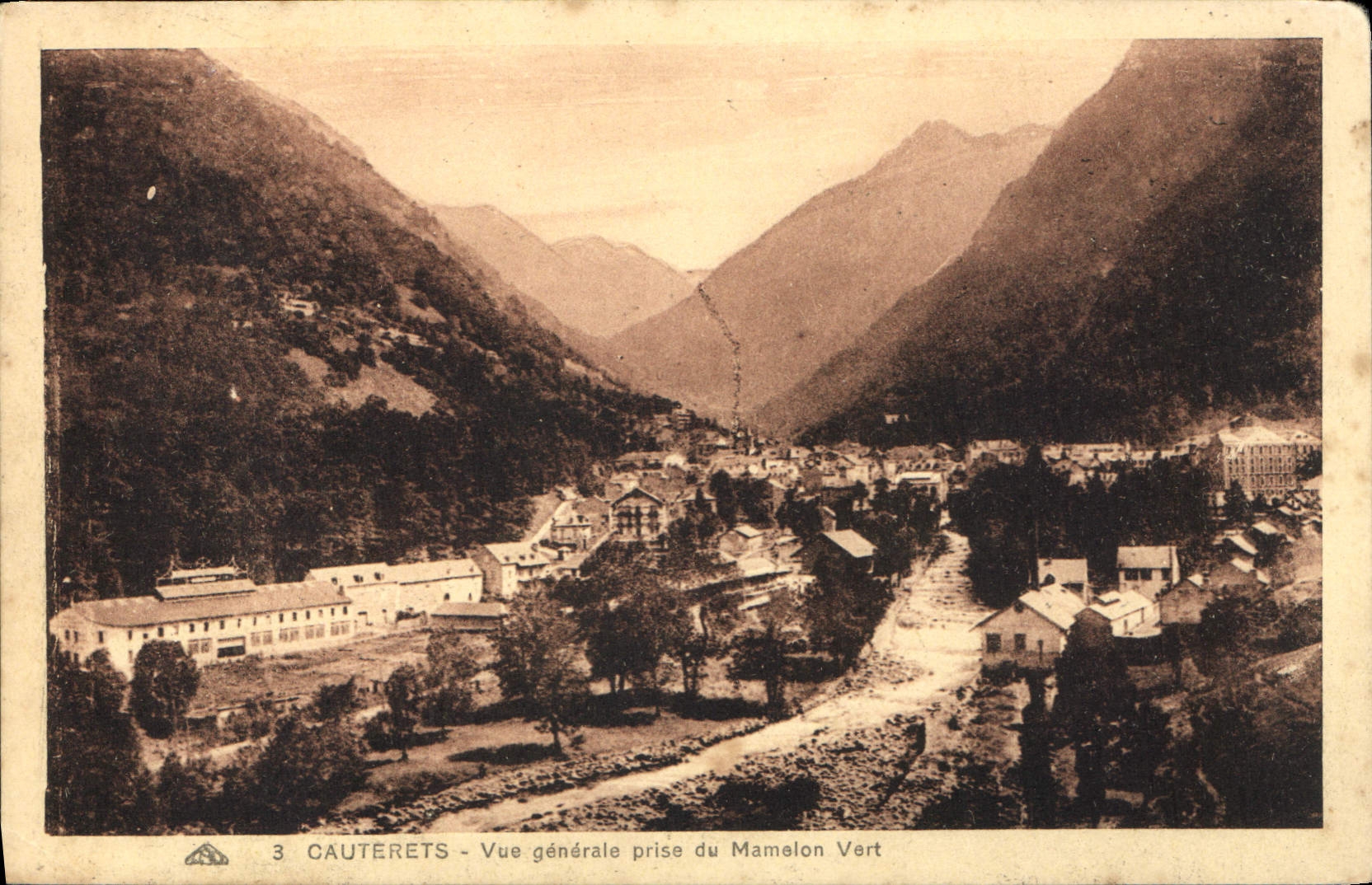 Cauterets — Vue générale prise du Mamelon Vert — éditeur non identifié, n° de série 3