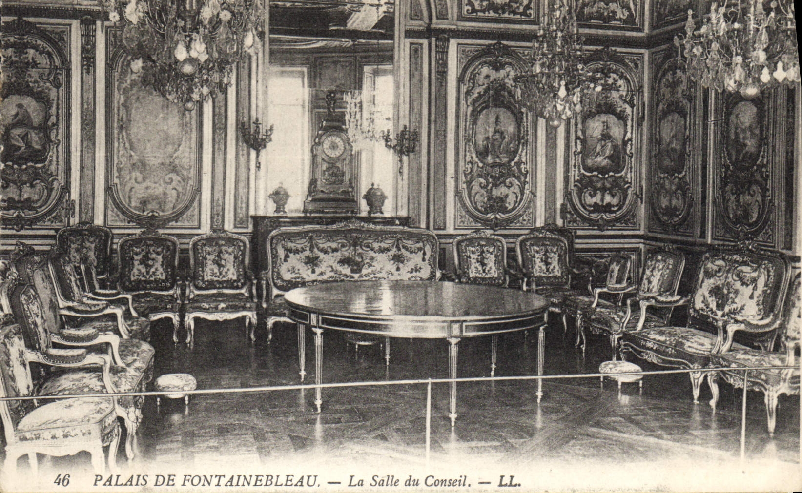 Palais de Fontainebleau — La Salle du Conseil — LL. — N° 46