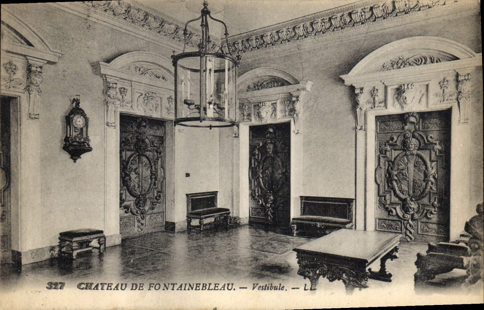 Castello di Fontainebleau — Vestibolo — LL