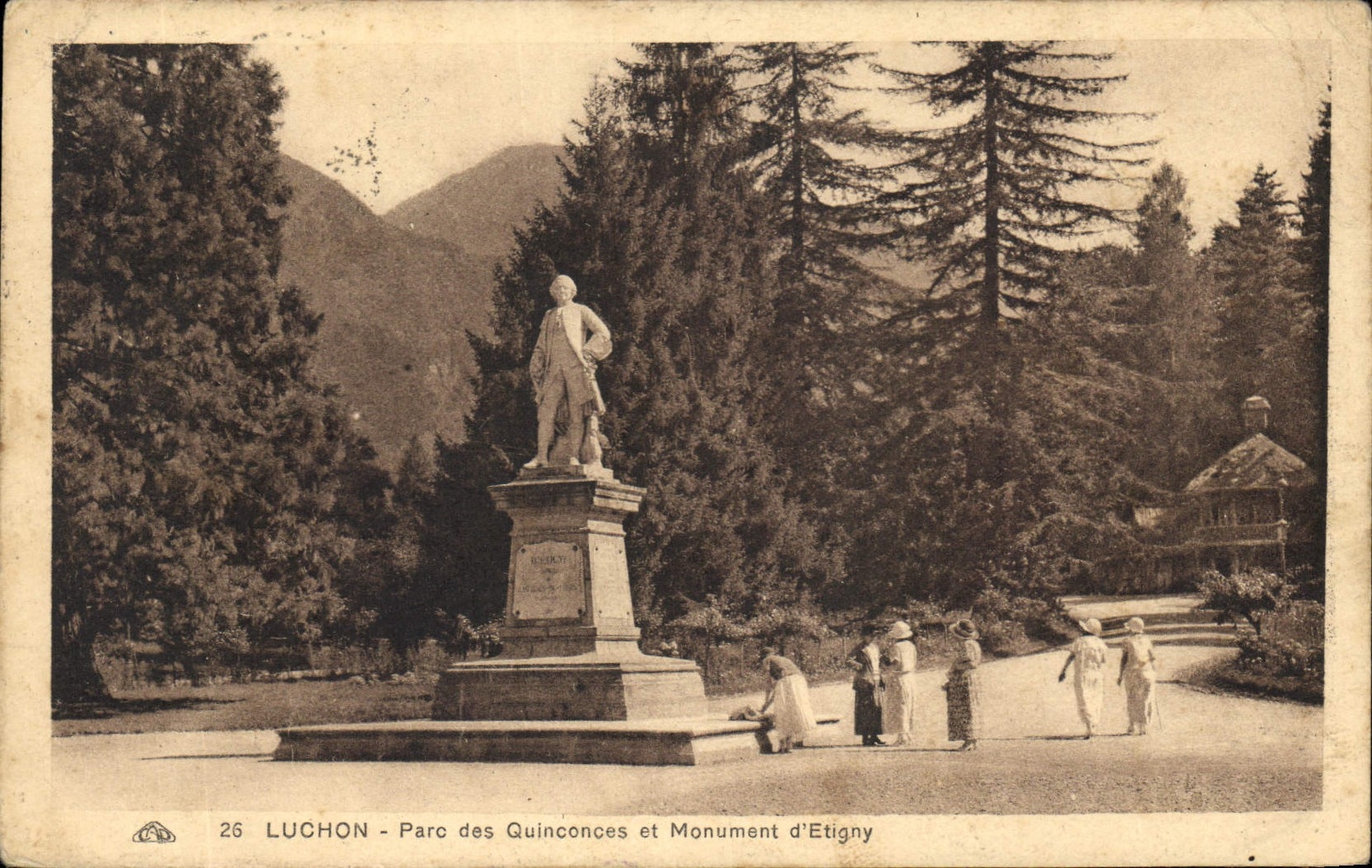 Luchon - Parc des Quinconces et Monument d'Etigny — éditeur anonyme, n° 26