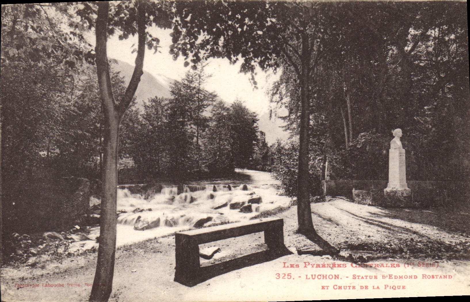 CPA Luchon Statue d'Edmond Rostand et Crute de la Pique 