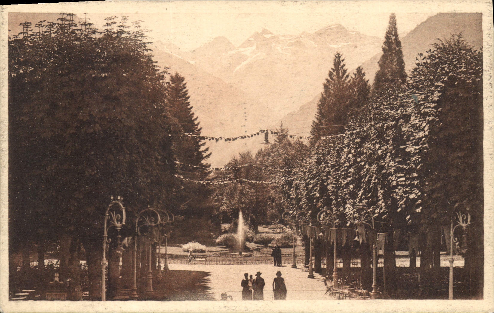 Le Parc et le Port de Venasque, vus du Casino — Luchon — Éditeur Léon Dufour, n°22