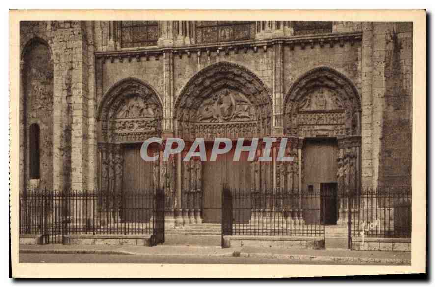 CPA Chartres Eure et Loir La Cathedrale le portail Nord 