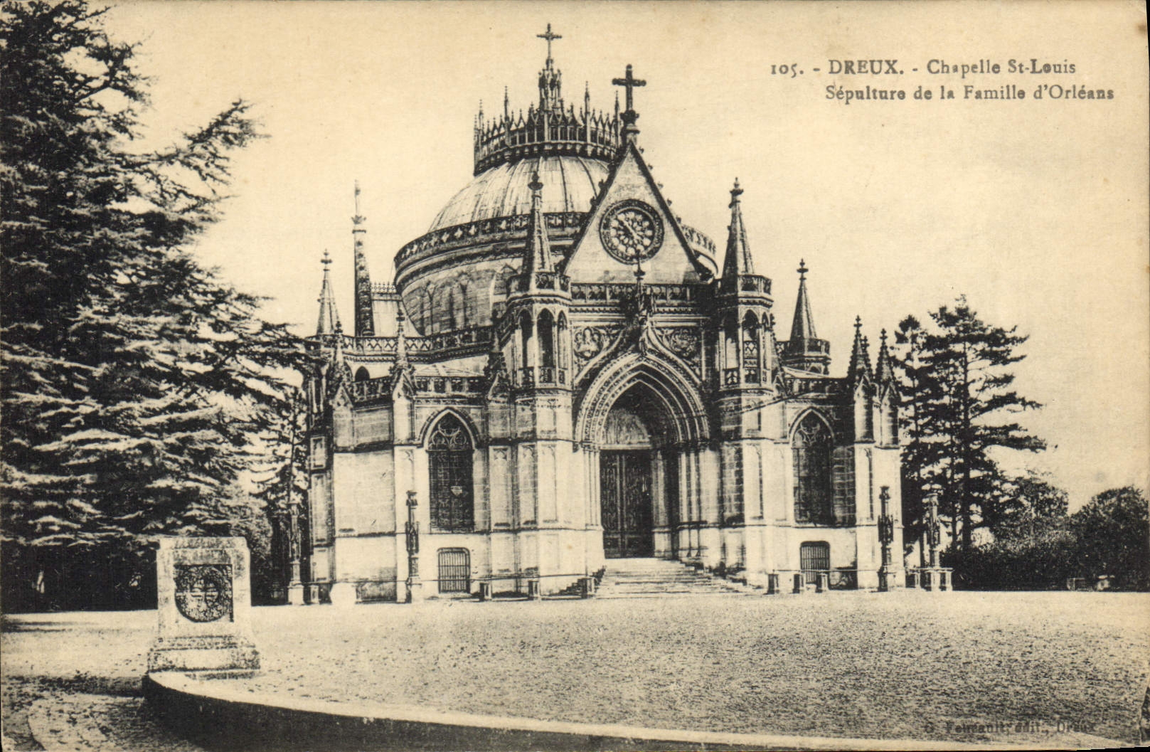 Dreux - Chapelle Saint-Louis - Sépulture de la Famille d'Orléans