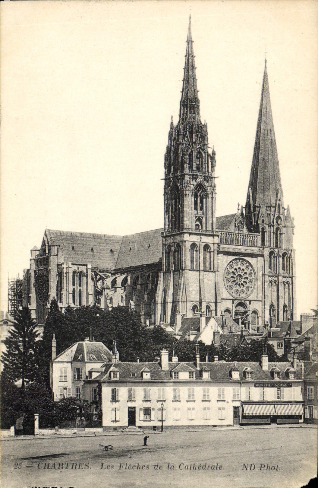 CPA Chartres Les Fleches de la Cathedrale 