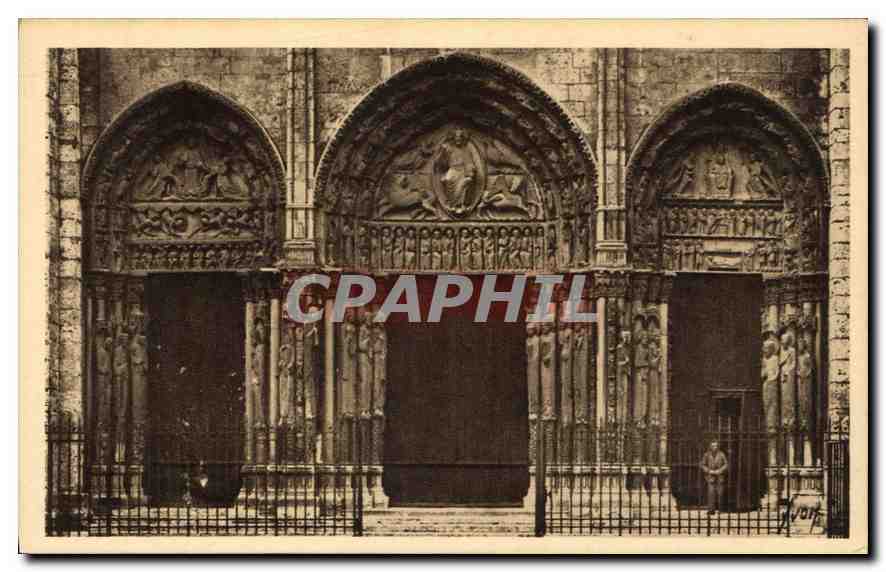 CPA Chartres Eure et loire la Cathedrale le Grand Portail 