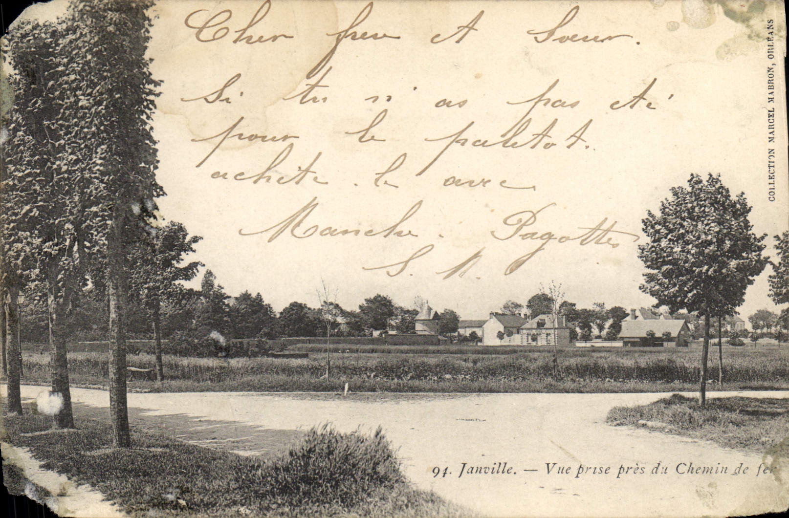 Janville — Vue prise près du Chemin de fer — Collection Marcel Mahron, Orléans