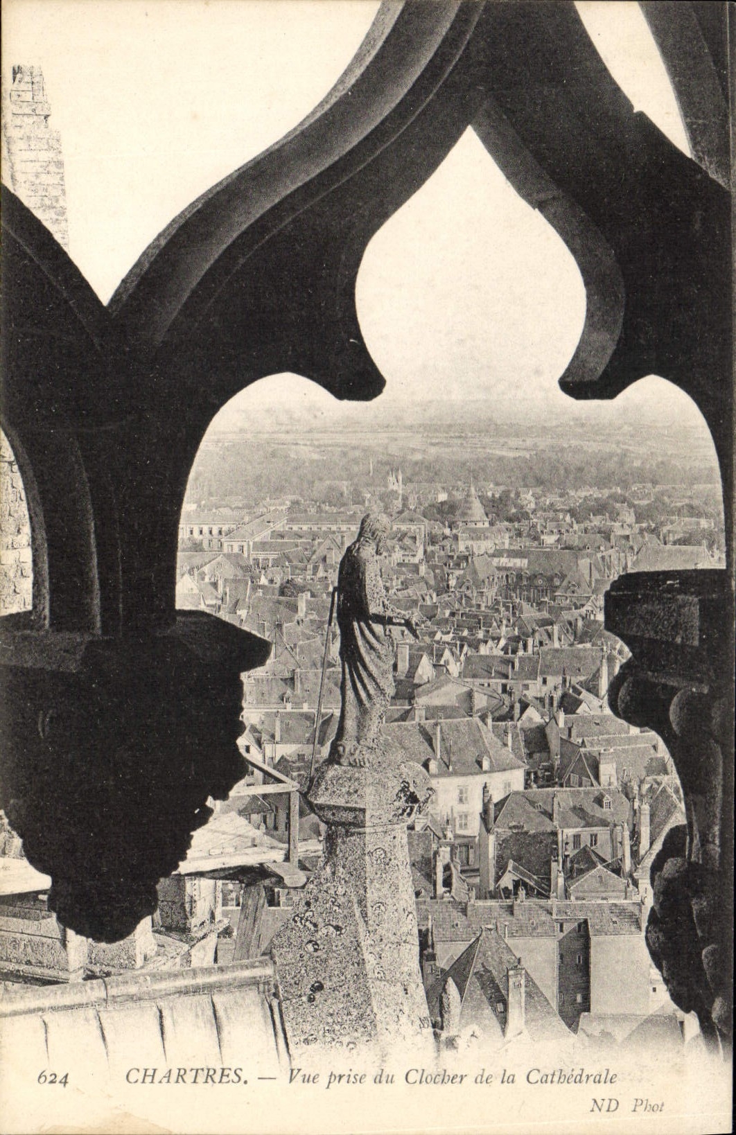 Chartres — Vue prise du Clocher de la Cathédrale — ND Phot, n° 624