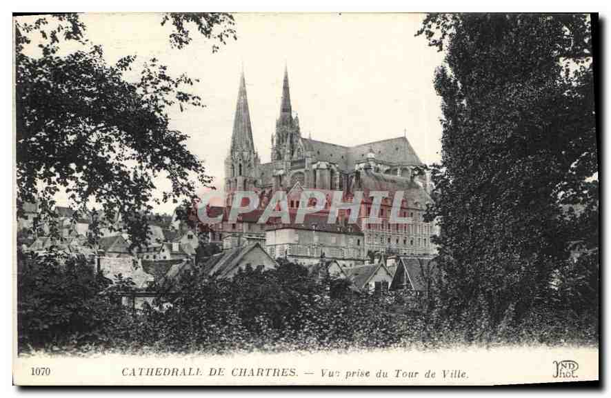 CPA Cathedrale de Chartres vue prise du Tour de Ville 