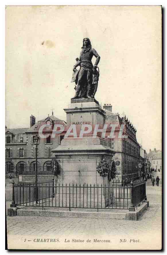 CPA Chartres La Statue de Marceau 
