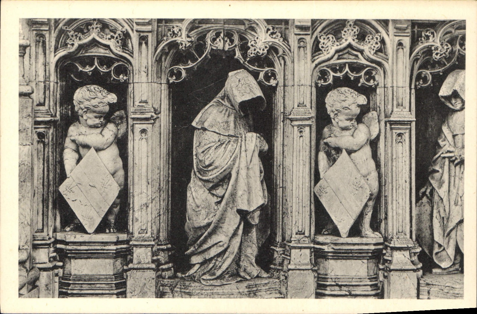 Église de Brou — Tombeau de Marguerite de Bourbon — Pleurants et angelots