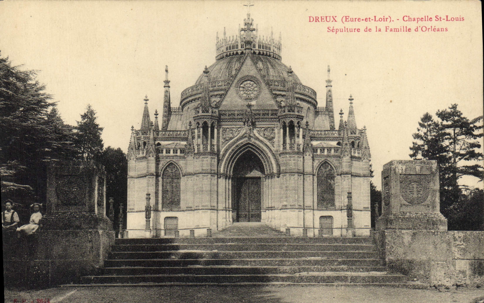 Dreux (Eure-et-Loir) - Chapelle St-Louis - Sépulture de la Famille d'Orléans
