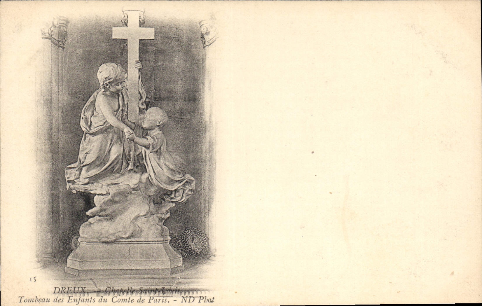 Tombeau des Enfants du Comité de Paris — Chapelle Saint-Louis — ND Pbot