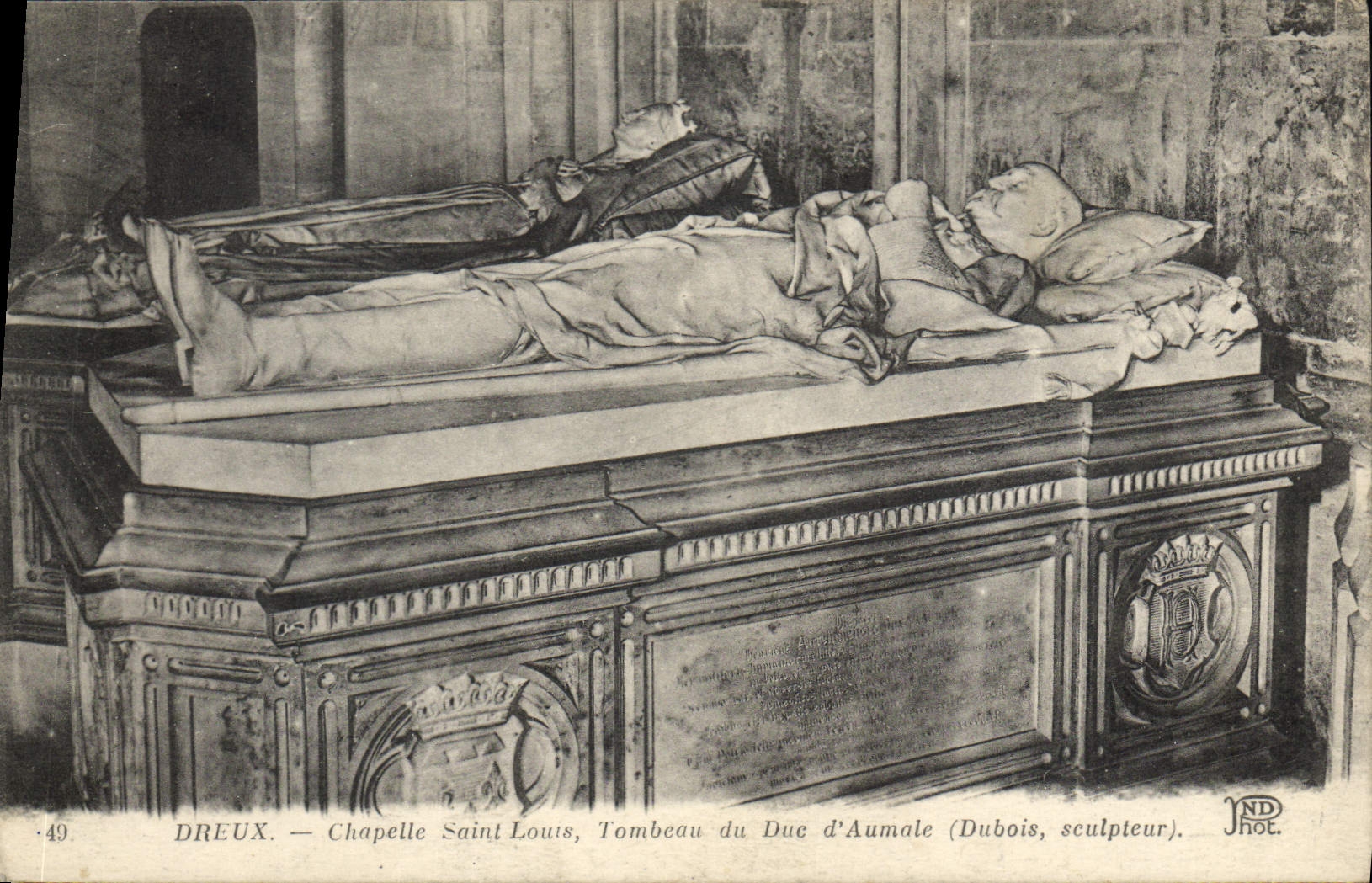 CPA Dreux Chapelle Saint Louis Tombeaux du Duc d'Aumale Dubois sculpteur 