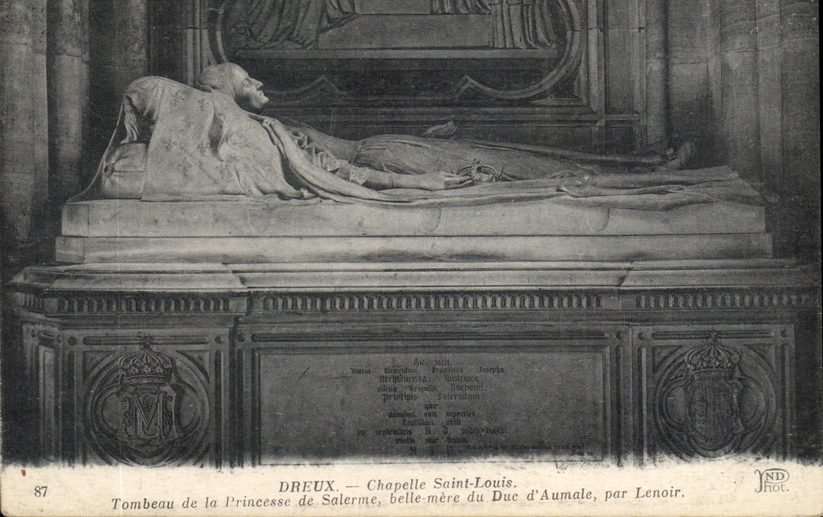 Dreux — Chapelle Saint-Louis. Tombeau de la Princesse de Salerme, belle-mère du Duc d'Aumale, par Lenoir.