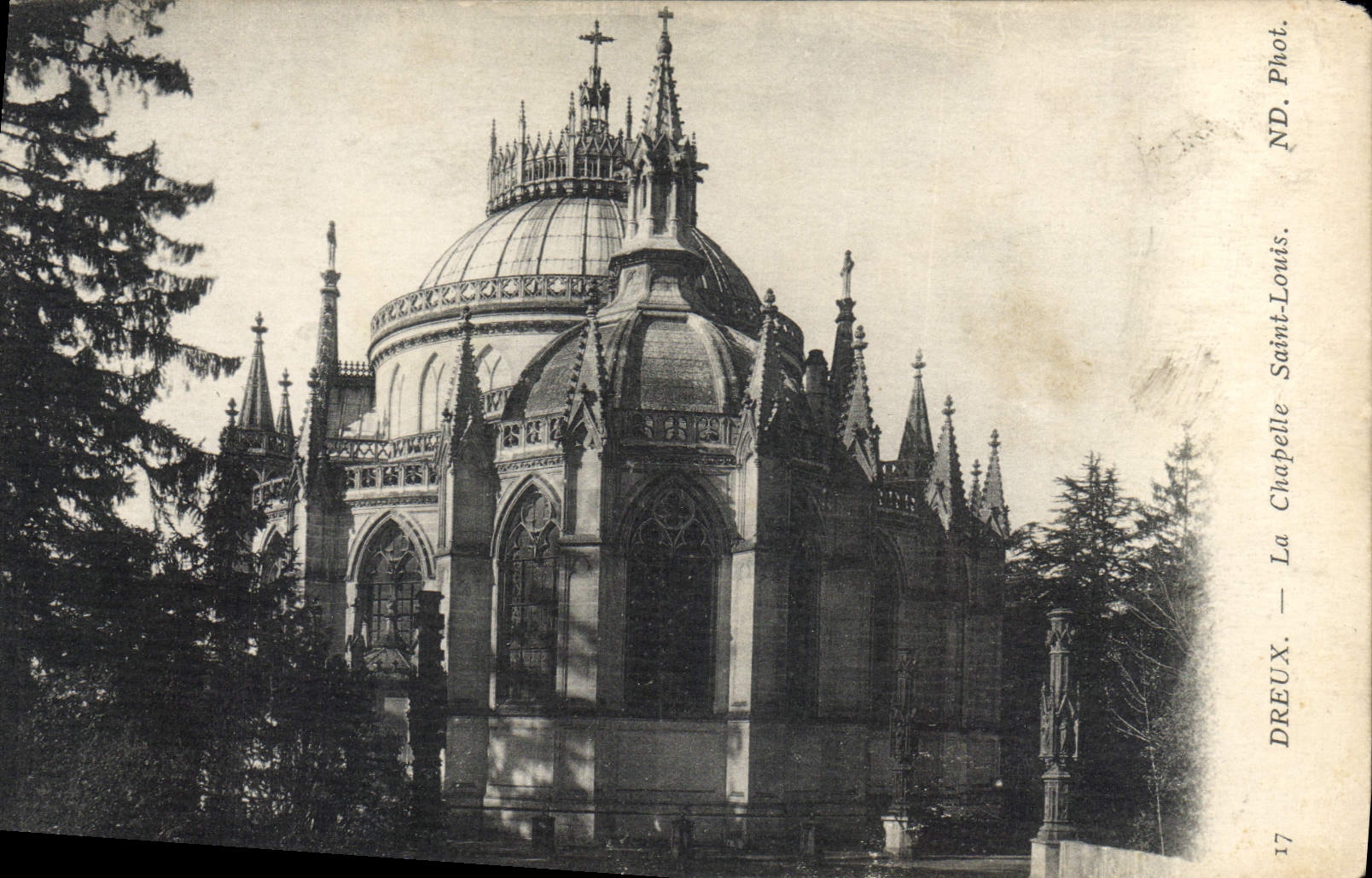 Dreux — La Chapelle Saint-Louis — ND. Phot.