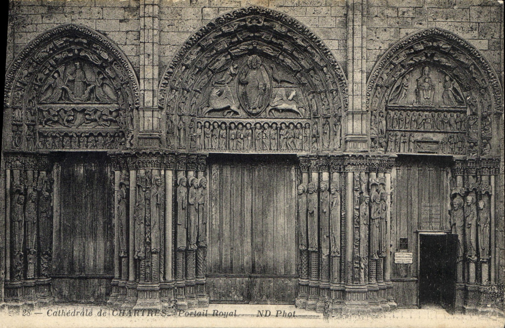 CPA Cathedrale de Chartres Portail Royal 