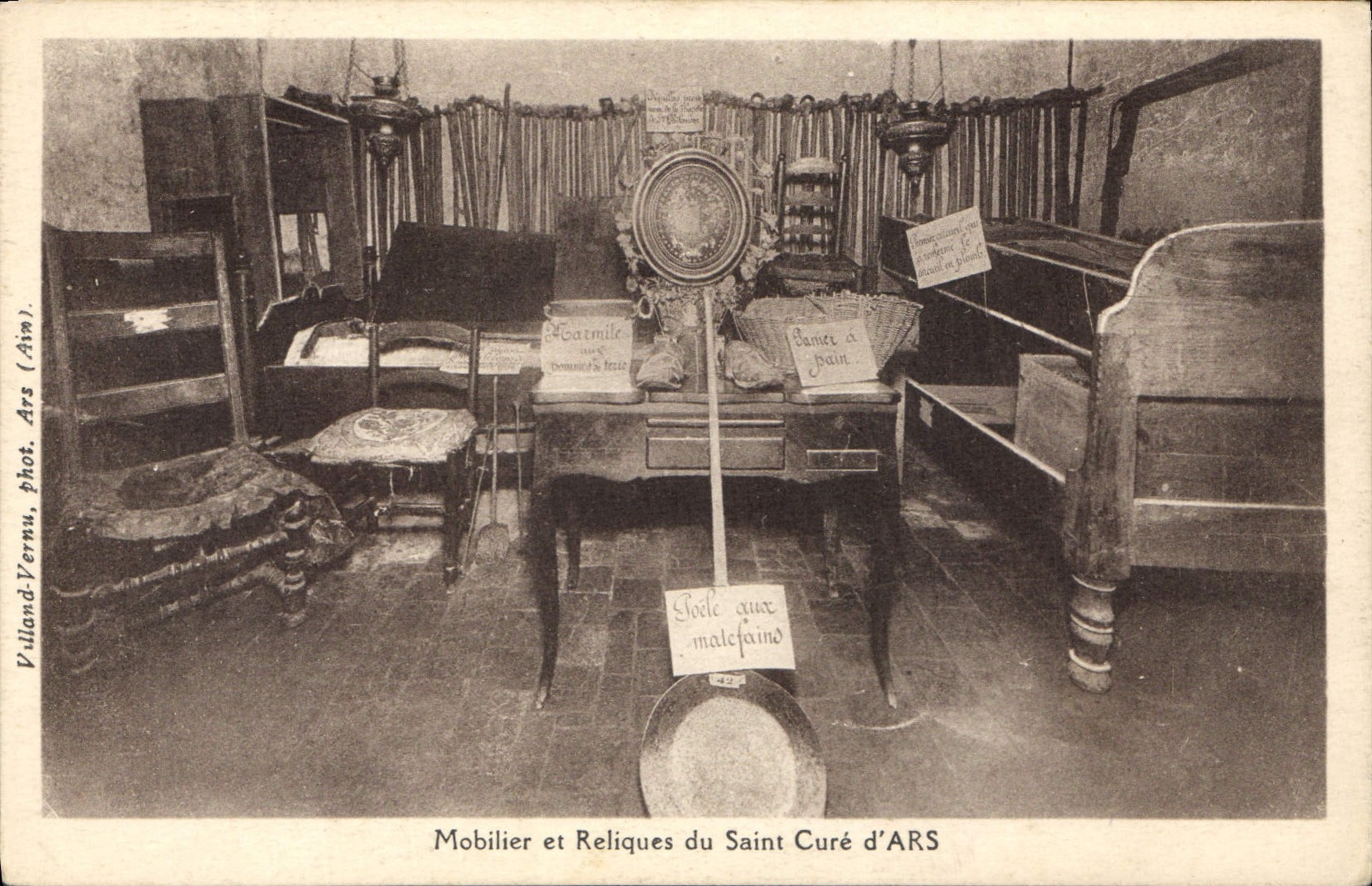 Mobilier et Reliques du Saint Curé d'ARS — Villand-Vernu, phot. Ars (Ain)