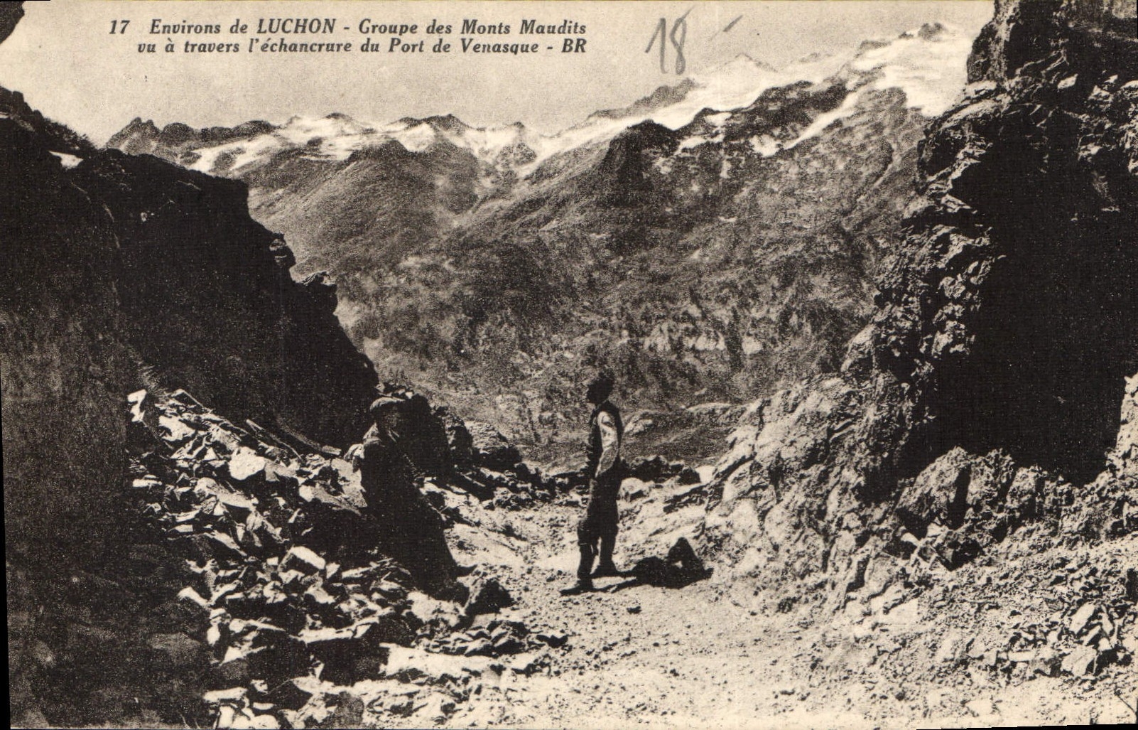 Environs de LUCHON — Groupe des Monts Maudits vu à travers l’échancrure du Port de Venasque — BR