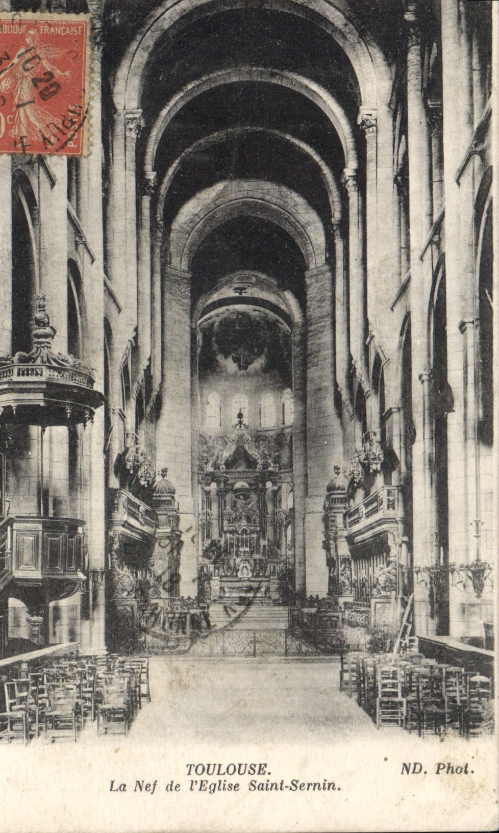 Toulouse — La Nef de l'Église Saint-Sernin — ND. Phot.