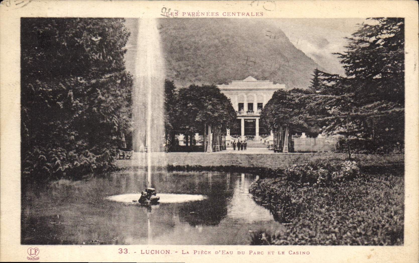 Luchon - La Pièce d'Eau du Parc et le Casino — Les Parénées Centrales, n°33