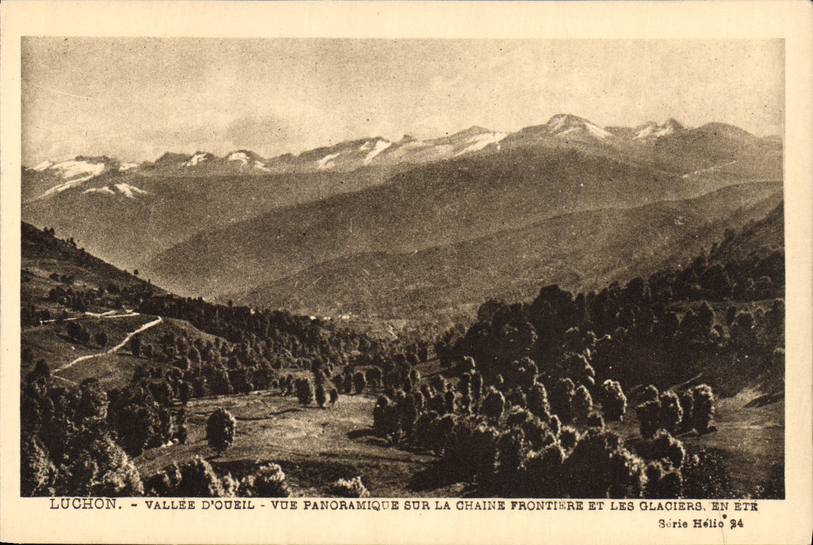 Luchon - Vallée d'Oueil - Vue panoramique sur la chaîne frontière et les glaciers, en été — Série Héliio 24