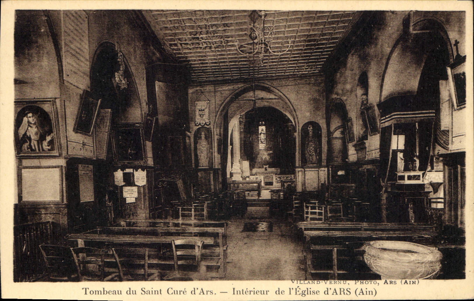 Tombeau du Saint Curé d'Ars — Intérieur de l'Église d'Ars (Ain) — Villand-Vernu, Photo, Ars (Ain)