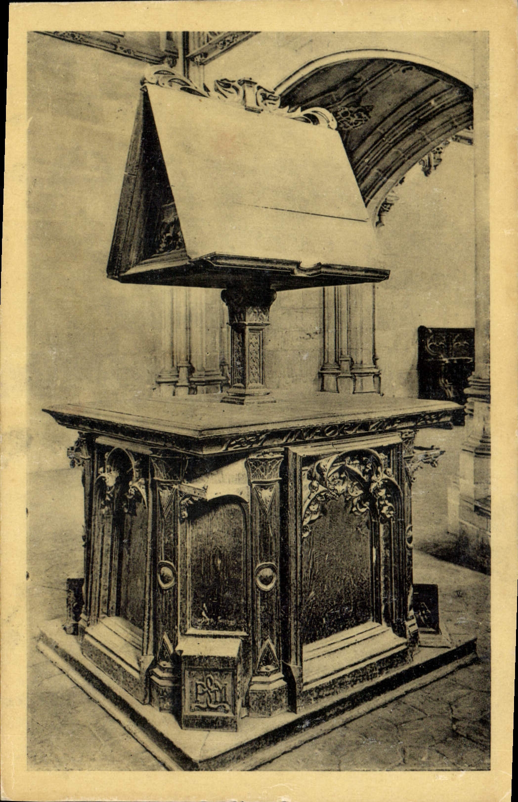 Église de Brou — Lutrin de 1532 — Édition des Monuments Historiques