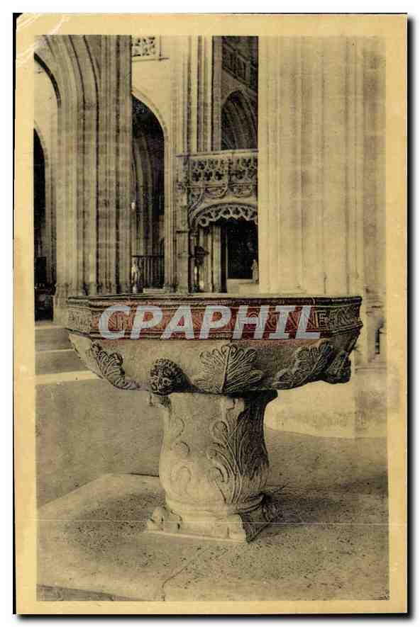 Bénitier de l'église de Brou — Église de Brou — Édition des Monuments Historiques, Paris