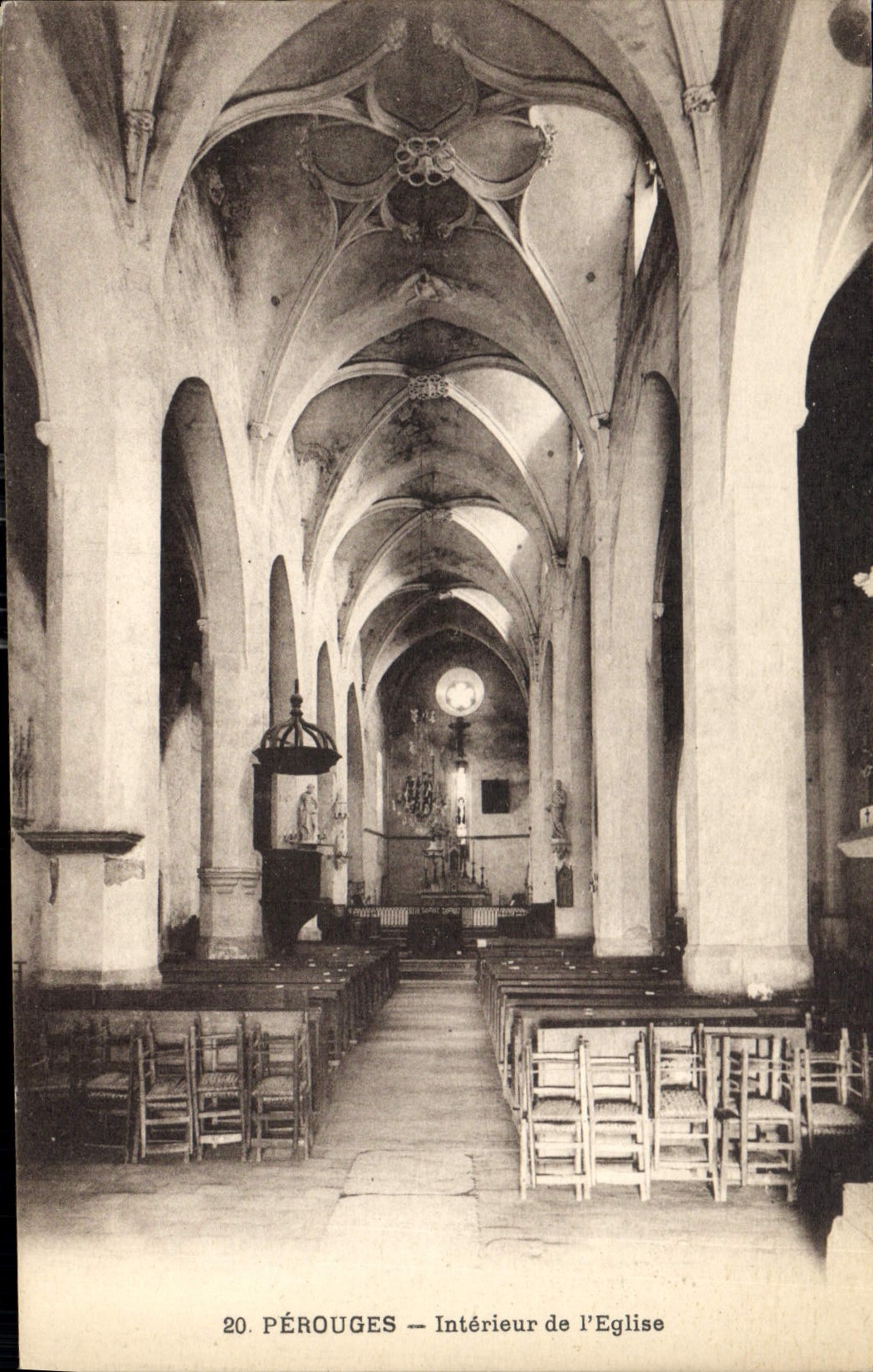CPA Perouges Interieur de l'Eglise 