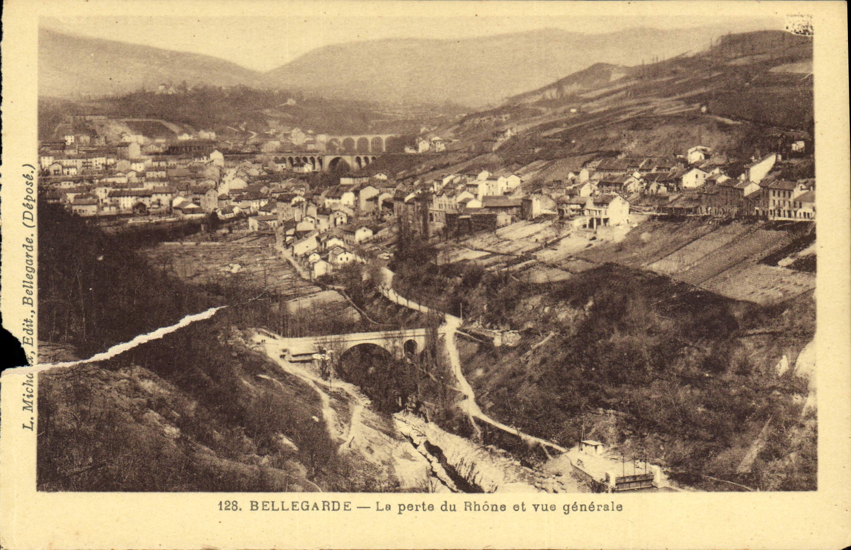 CPA Bellegarde la Porte du Rhone et vue generale 