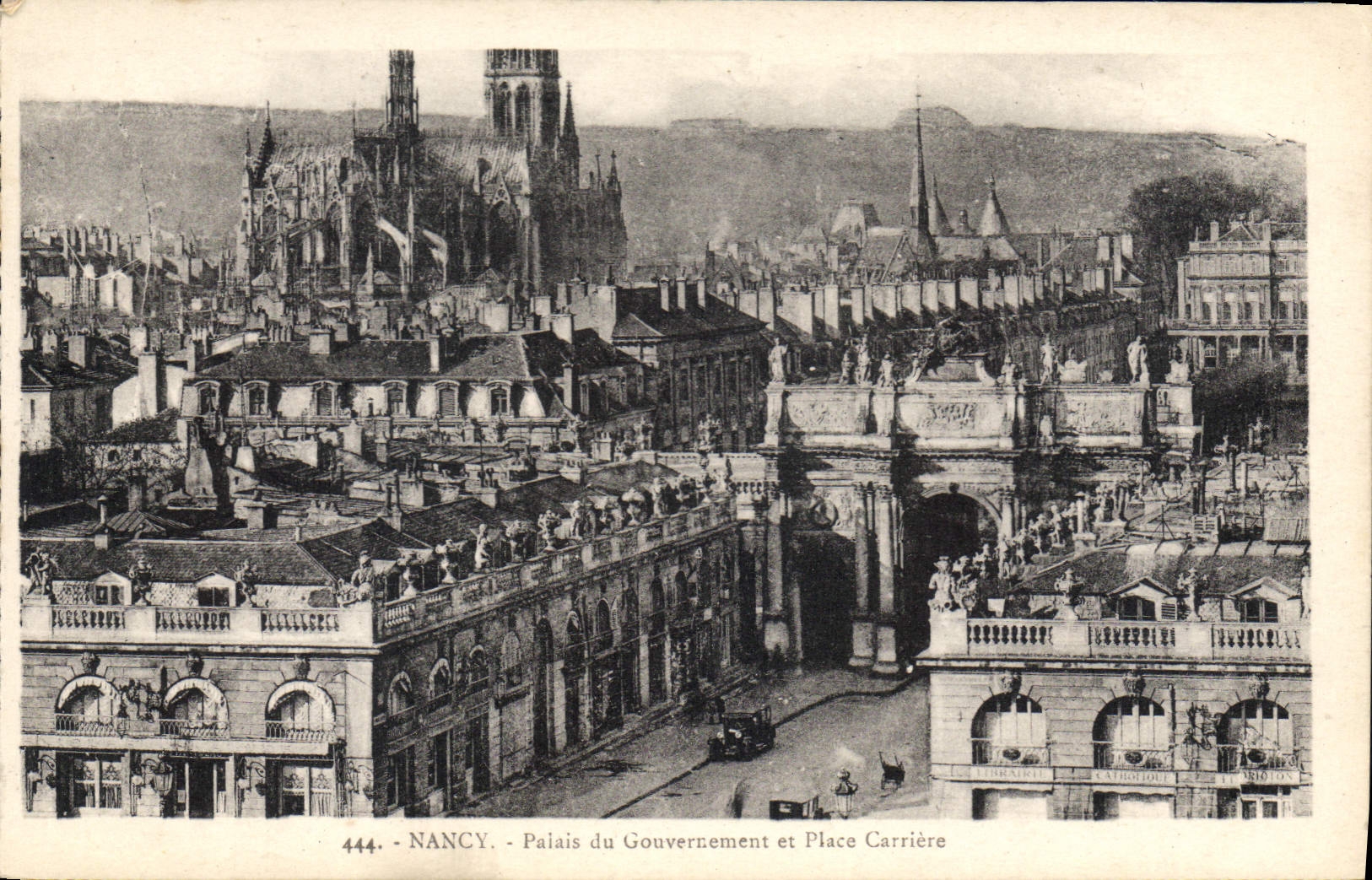 Nancy - Palais du Gouvernement et Place Carrière — éditeur anonyme, n° de série 444