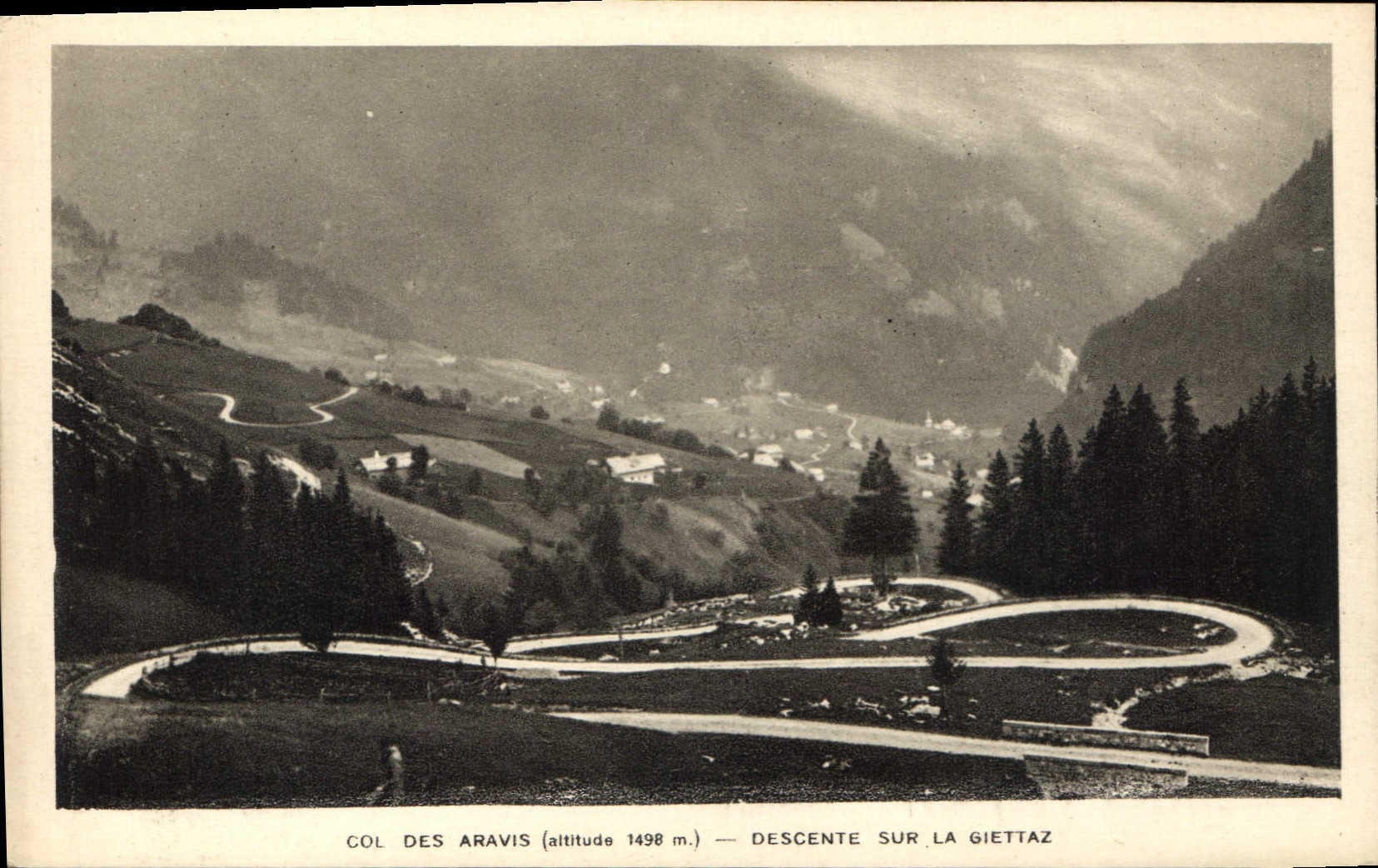 CPA Col des Aravis Descente sur la Giettaz 