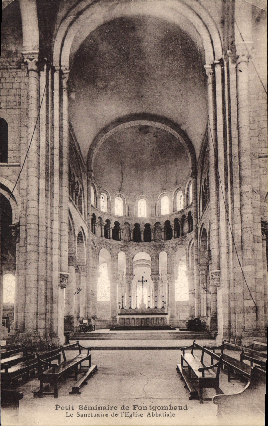 CPA Petit Seminaire de Fontgombaud la Sanctuaire de l'eglise Abbatiale 
