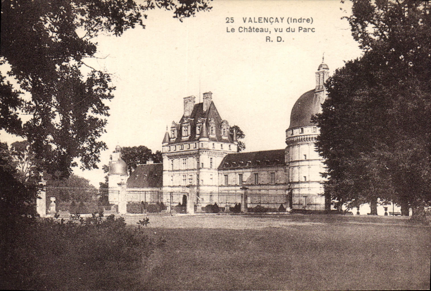 Valençay (Indre) — Ansicht des Schlosses vom Park — R. D.