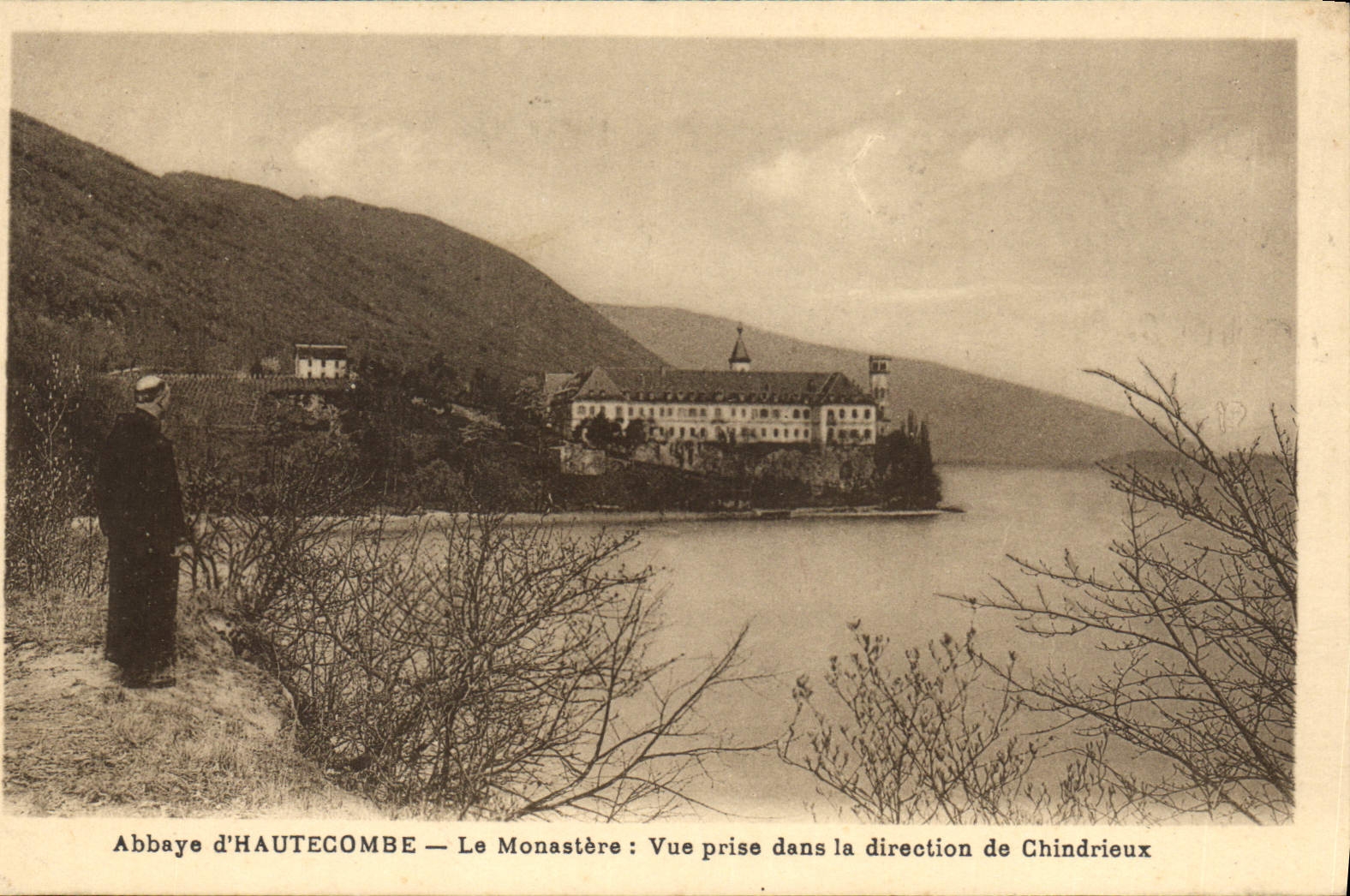 CPA Abbaye d'Hautecombe le Monastere vue prise dans la Direction de Chindrieux 