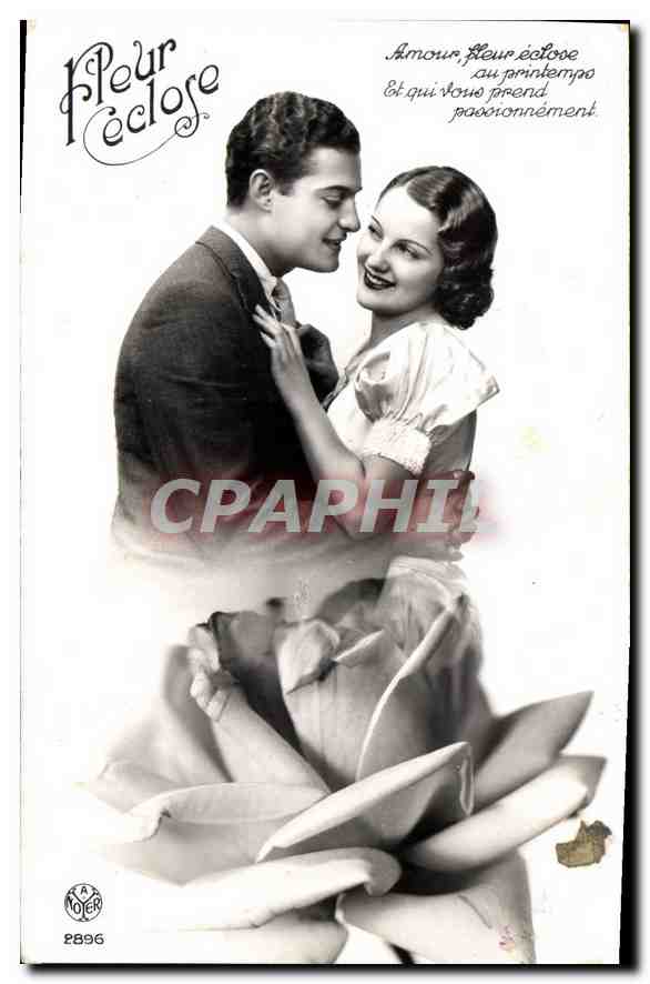 CPA Fleur eclose amour fleur eclose au printemps et qui vous prend passionnement Femme