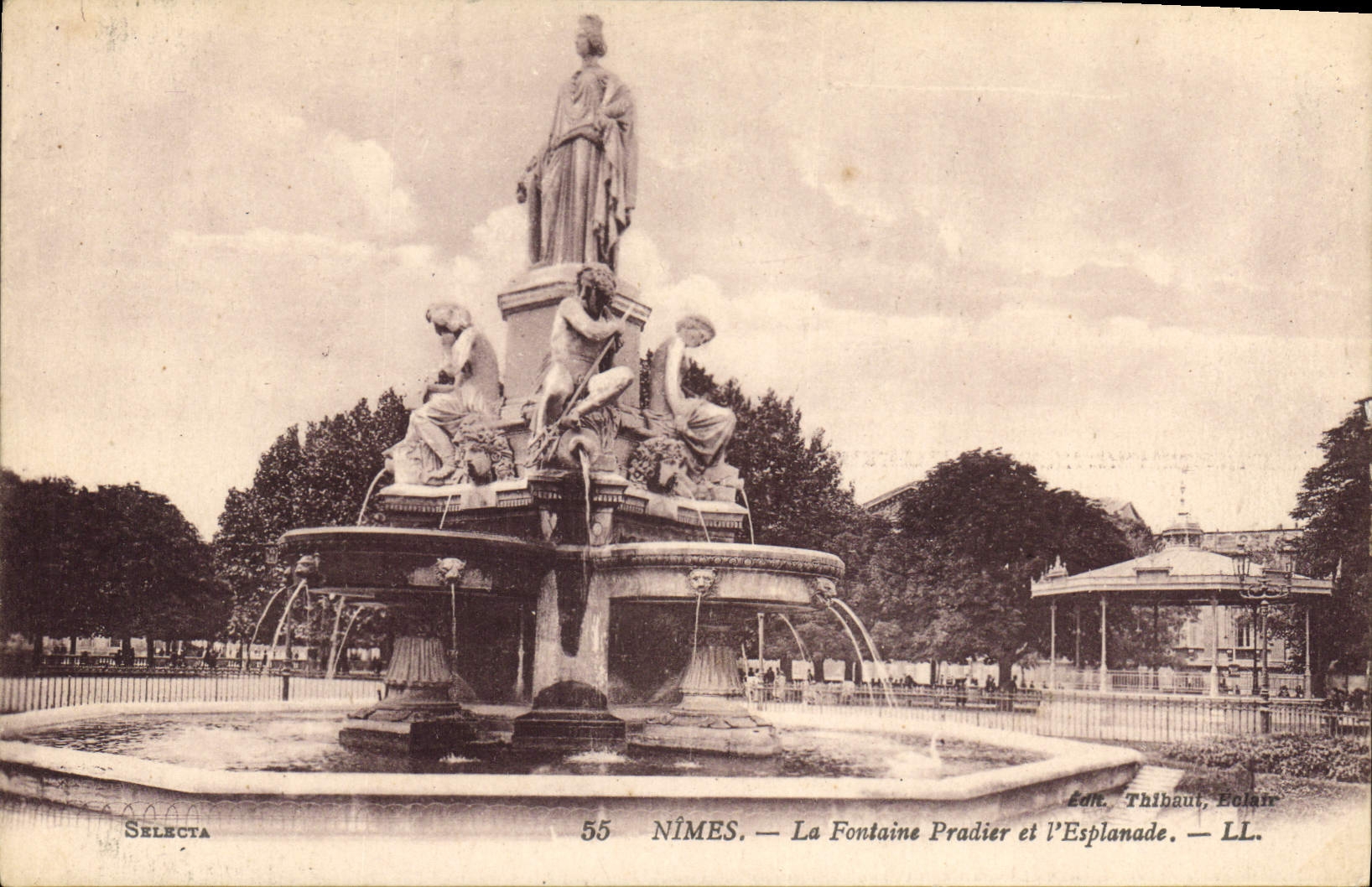 Nîmes — La Fontaine Pradier et l'Esplanade — Éd. Thibaut, Bolan