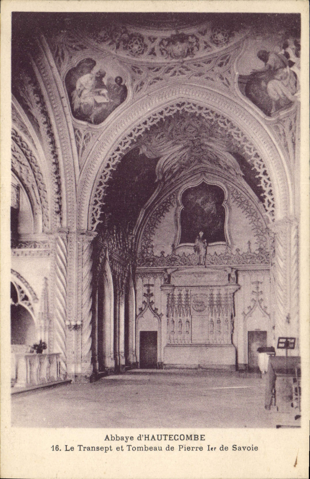 CPA Abbaye d'Hautecombe le Transept et Tombeau de Pierre 1er de Savoie 