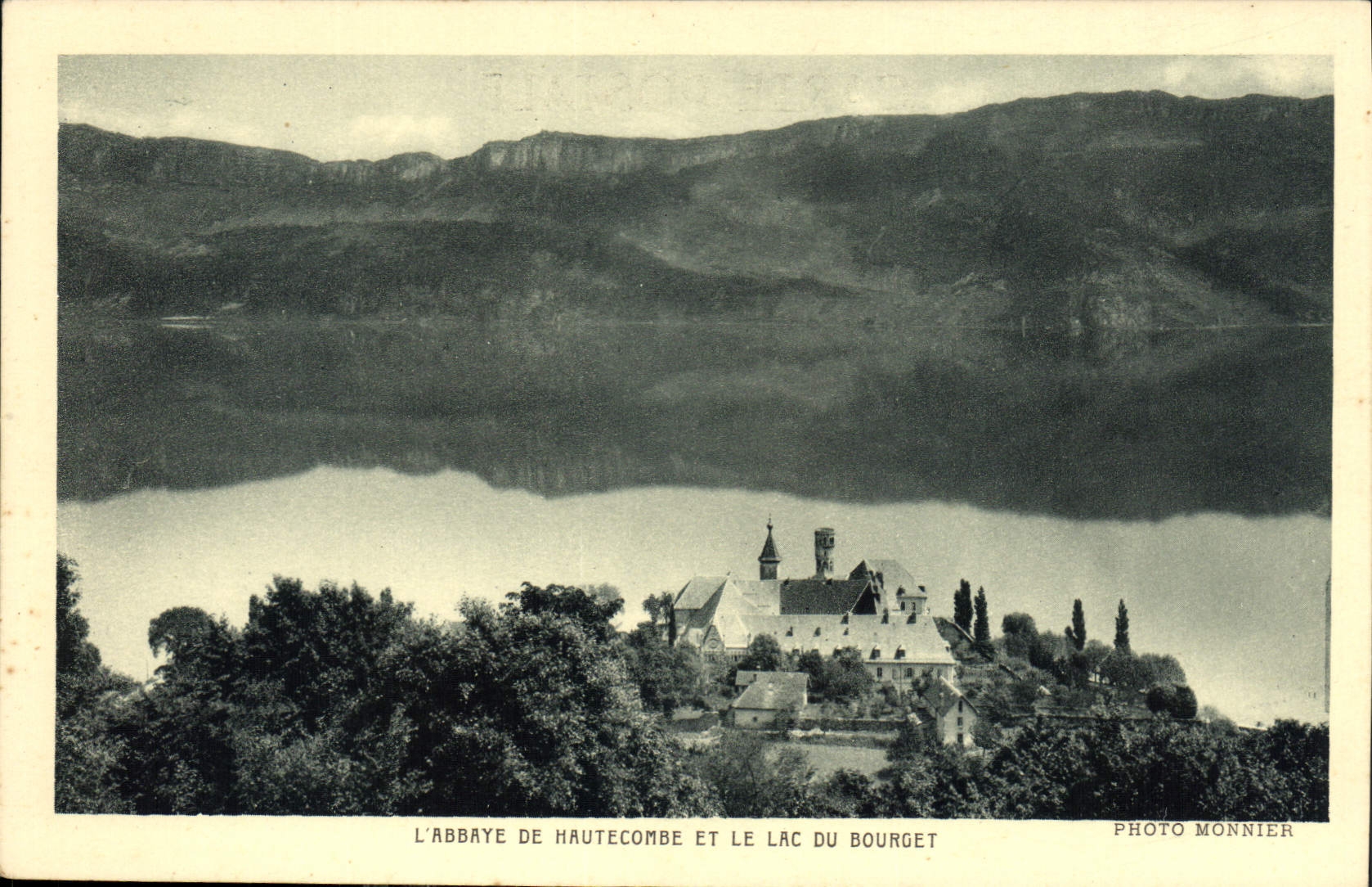CPA L'Abbaye de Hautecombe et le Lac du Bourget 