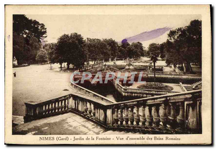Nîmes (Gard) - Jardin de la Fontaine - Vue d'ensemble des Bains Romains