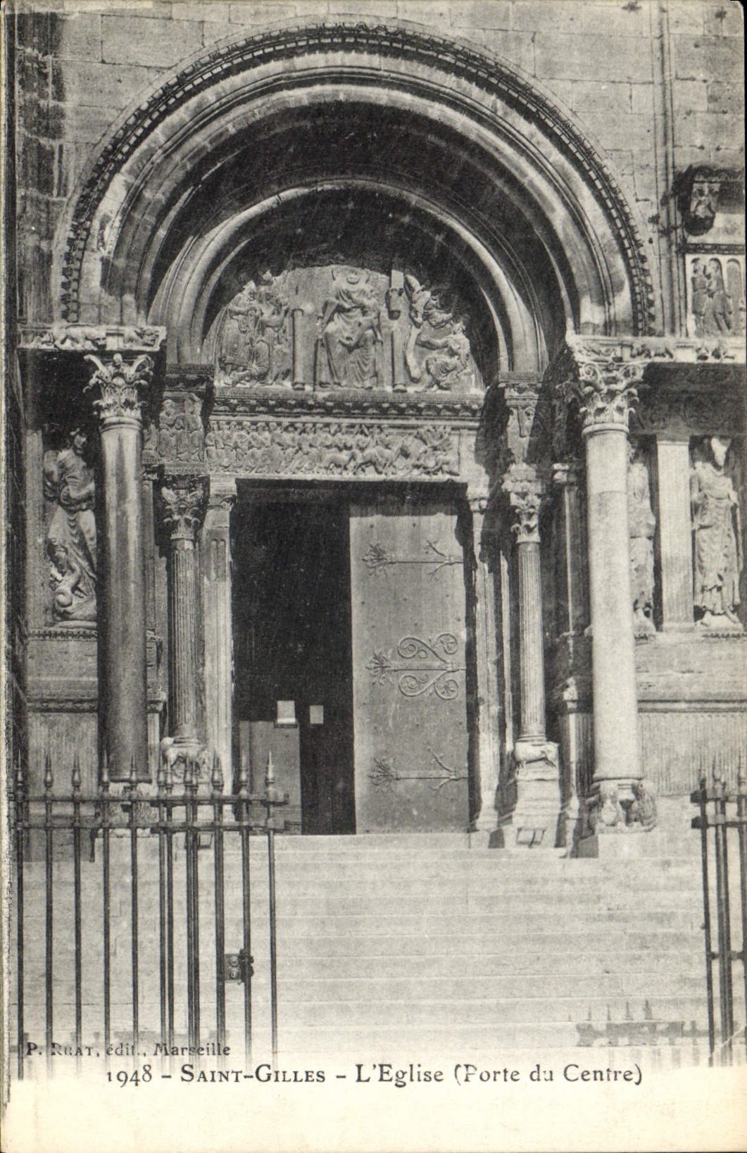 Saint-Gilles - L'Église (Porte du Centre) — P. RRAT, édit., Marseille — n° de série non visible