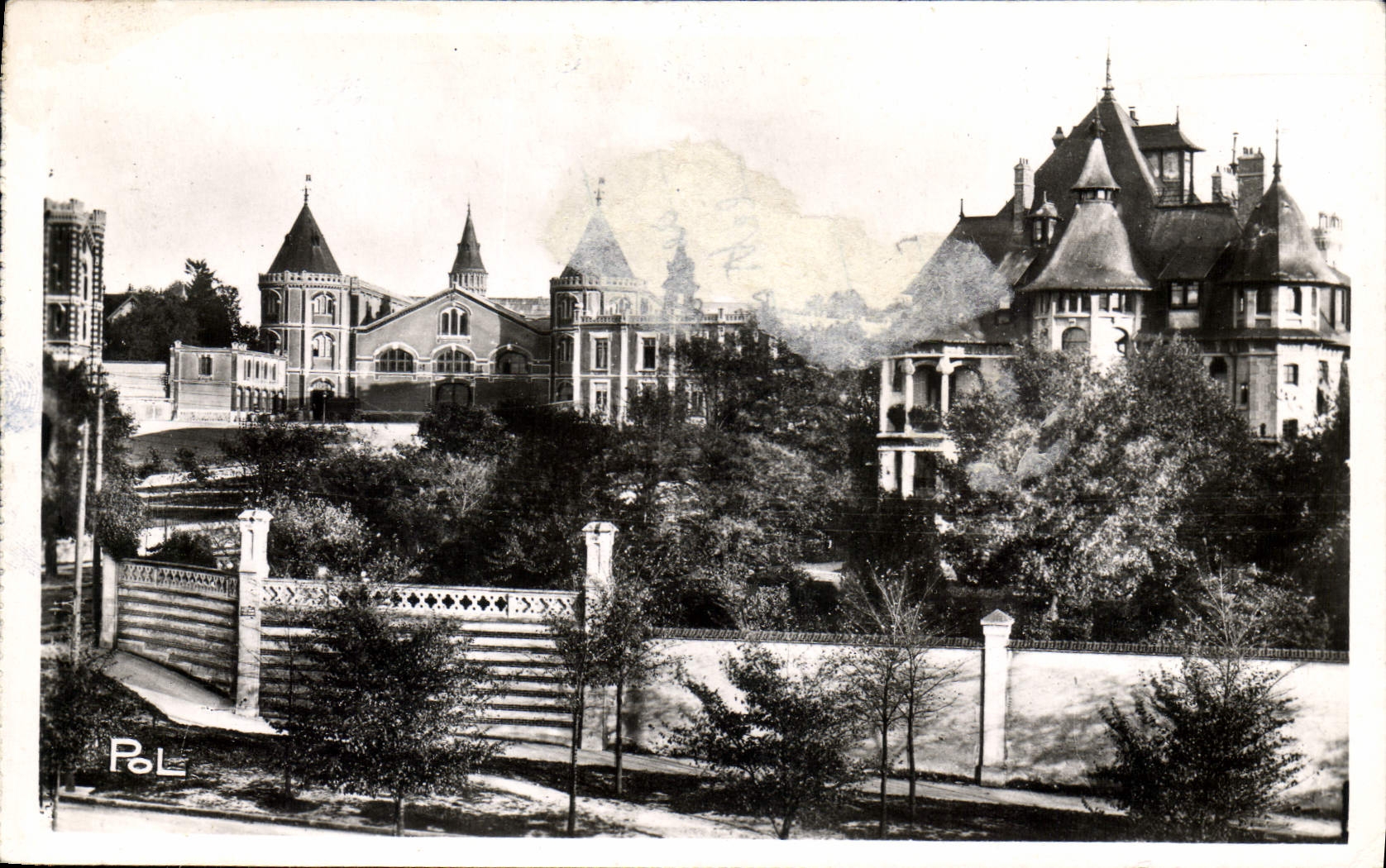 CPA Reims Vue generale des Etablissements 