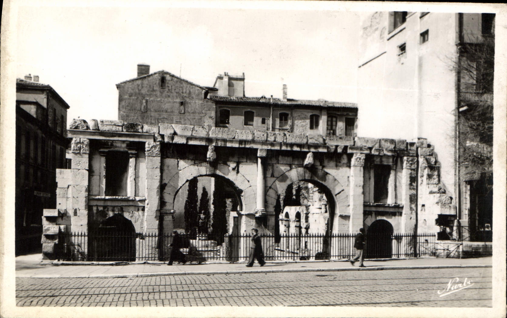 Nîmes — Porte Auguste — éditeur Nardis