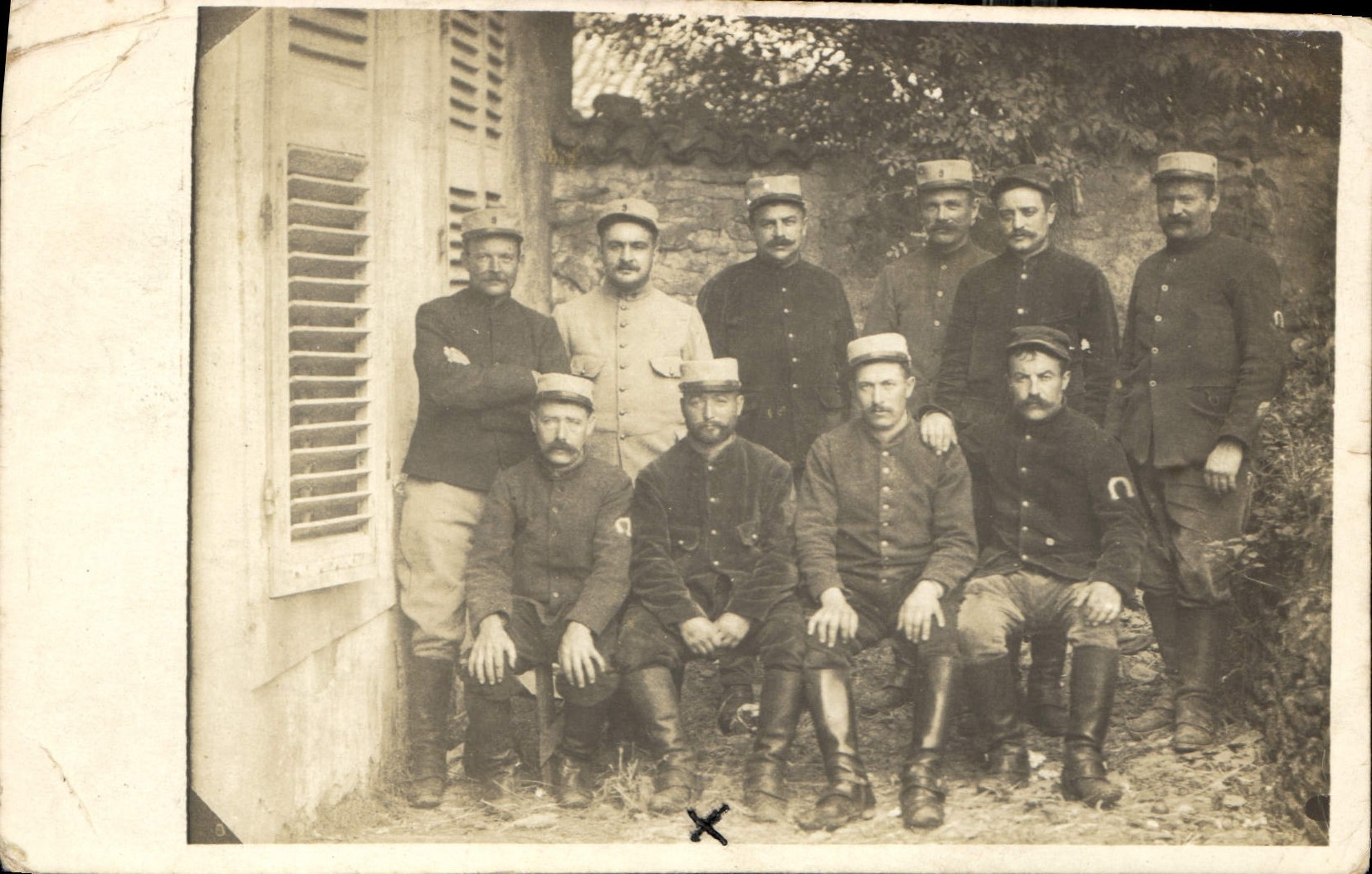 Groupe de soldats — France — éditeur inconnu, n° de série non visible